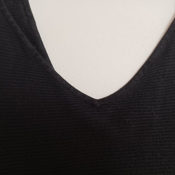 Women's Express Black Ribbed 100% Rayon V Neck Black Top Size Medium - Picture 5 of 8
